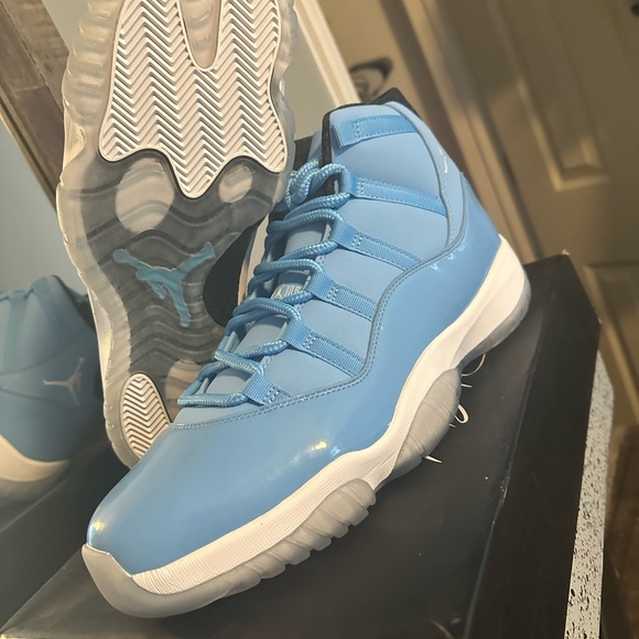 Pantone Jordan 11s DS Sz 12 - Picture 2 of 3